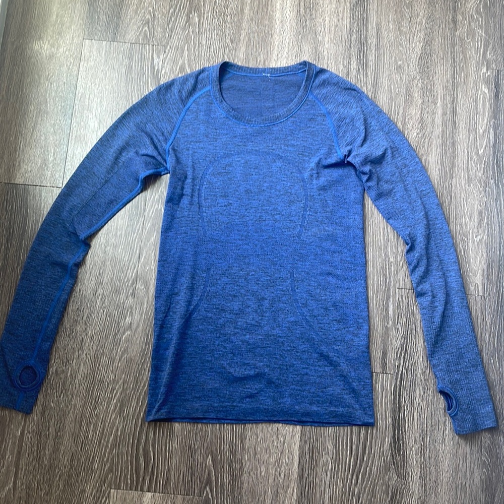 Lululemon “swiftly tech long sleeve” shirt. Size 4
